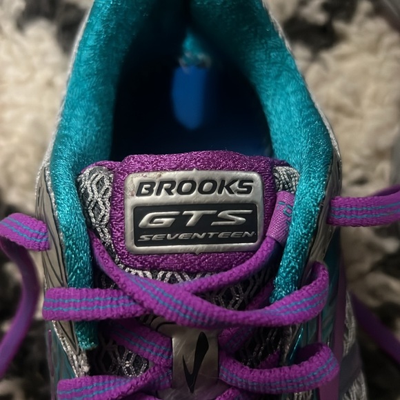 Women’s Brooks GTS 17 Running Shoe - Picture 5 of 8